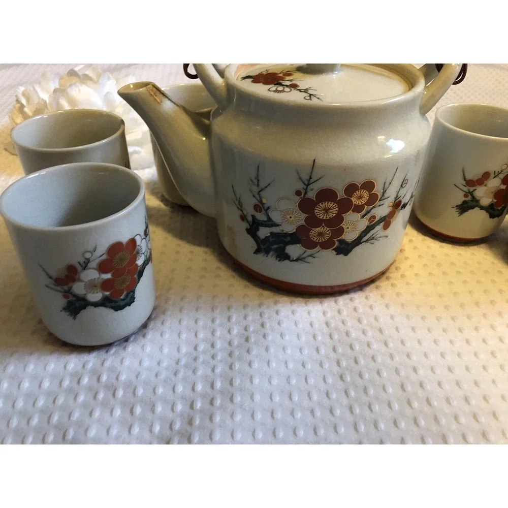 Japanese Kettle and Tea Cups - Sake - floral Ceramic - Japan -